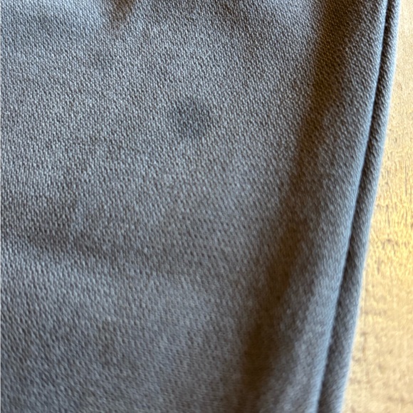 Vertx Delta Stretch EDC pants 32 w 30 l

Pea sized stain pictured. - Picture 4 of 4